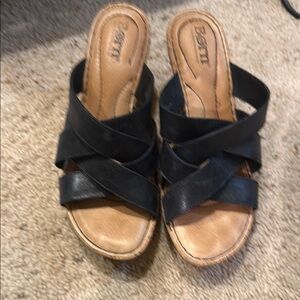 Born Women's wedge Black Sandals